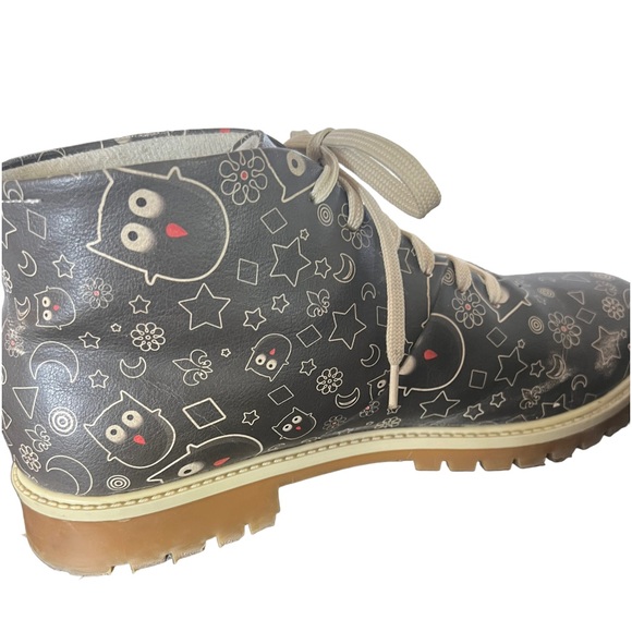 DoGo Shoes size 41 funky womens lace up boots with rubber soles and owl motif - Picture 3 of 7
